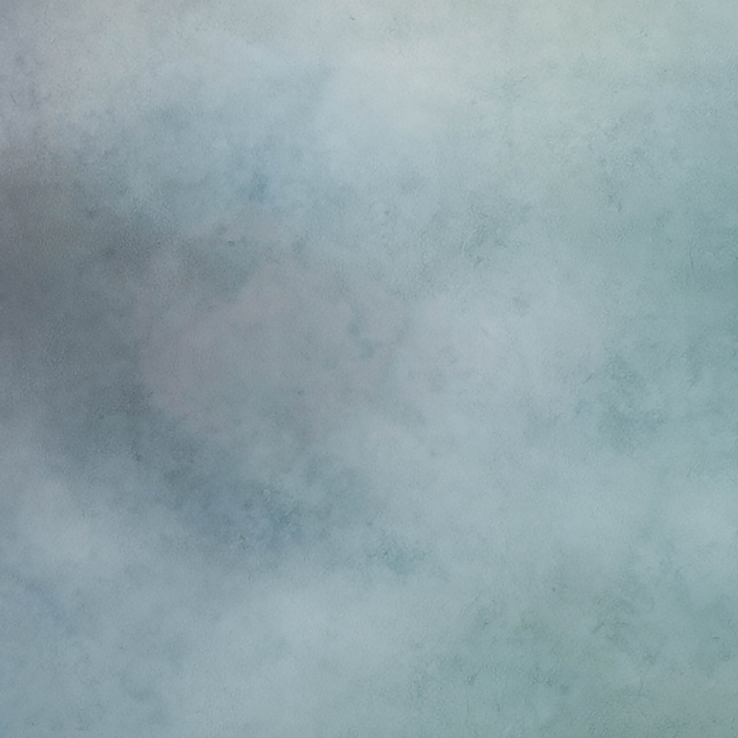 やわらかなにじみの水彩風テクスチャ背景素材